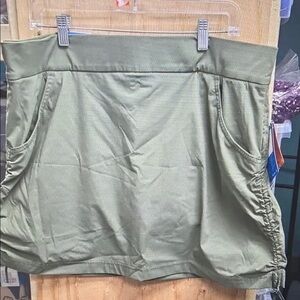 Women's Athletic Shorts in Green